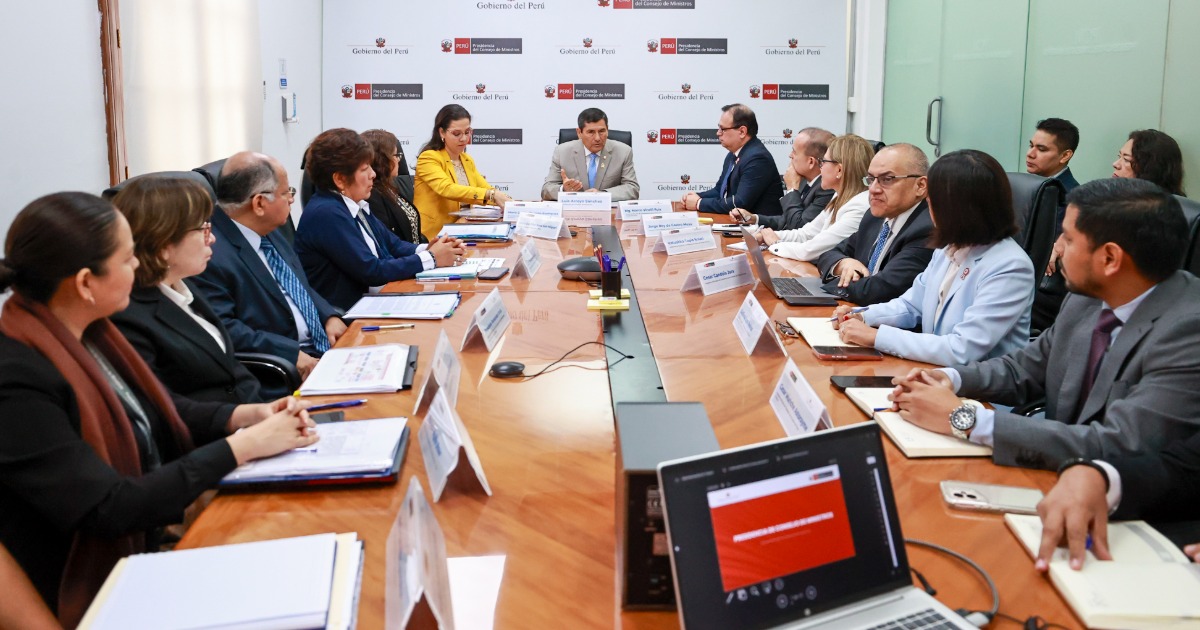 Premier Luis Arroyo instala la Comisión de Transferencia de Gestión para garantizar un traspaso de mando transparente y ordenado